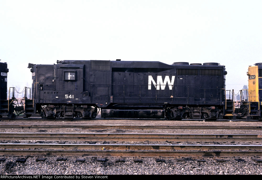 Norfolk & Western GP30 NW #541 on lease to Santa Fe
